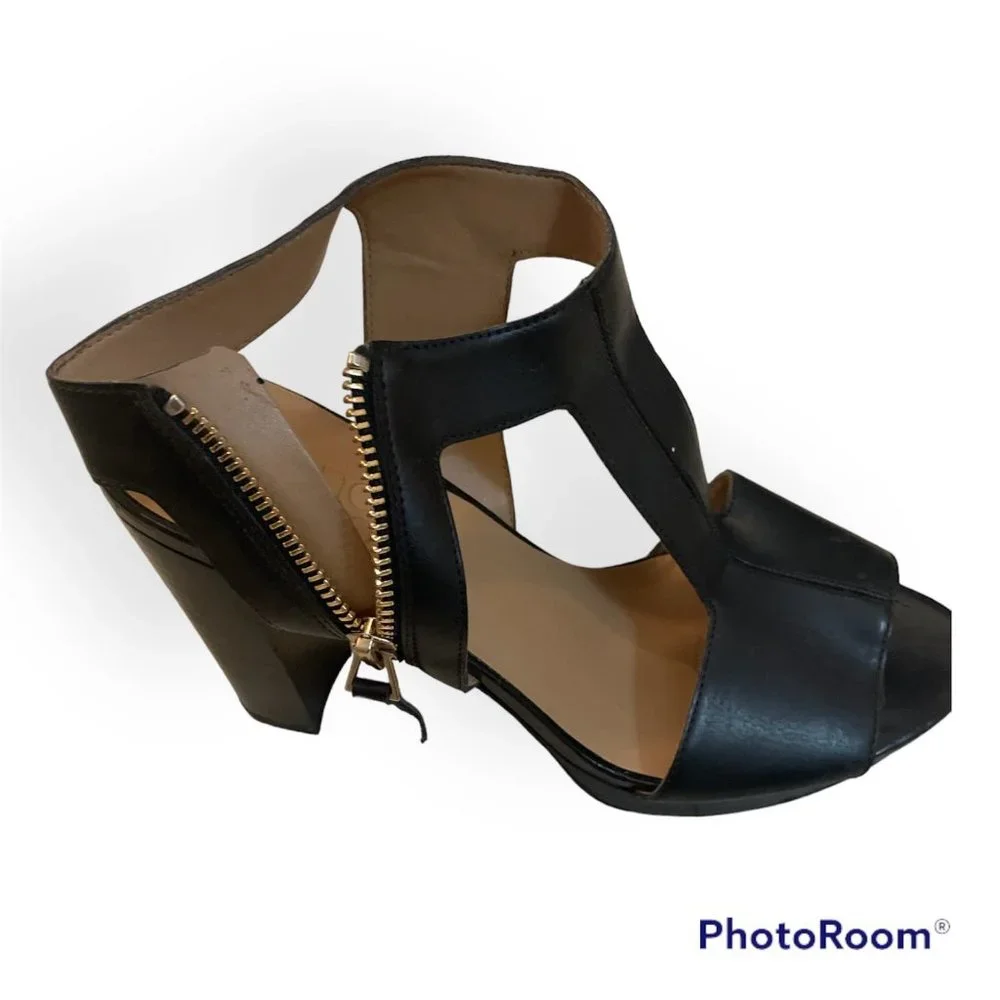 Franco Sarto Black & Gold T-Strap Heels Size 8